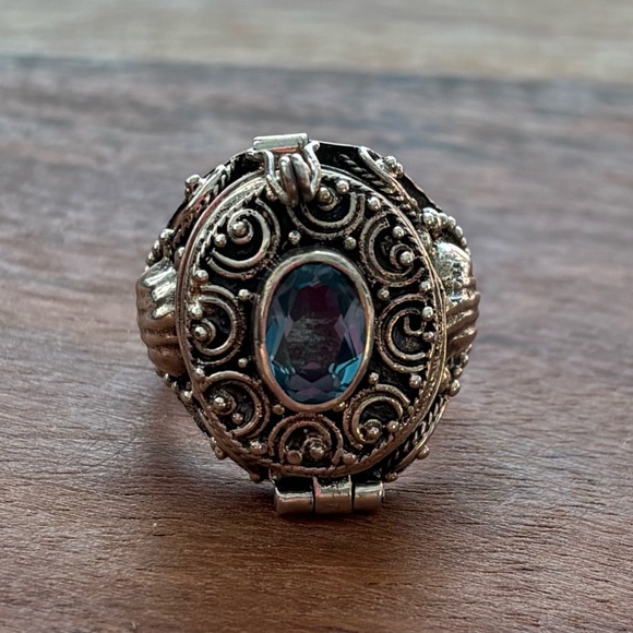 Sterling Silver Poison Locket Ring with Blue Topaz size 7 - Picture 2 of 8